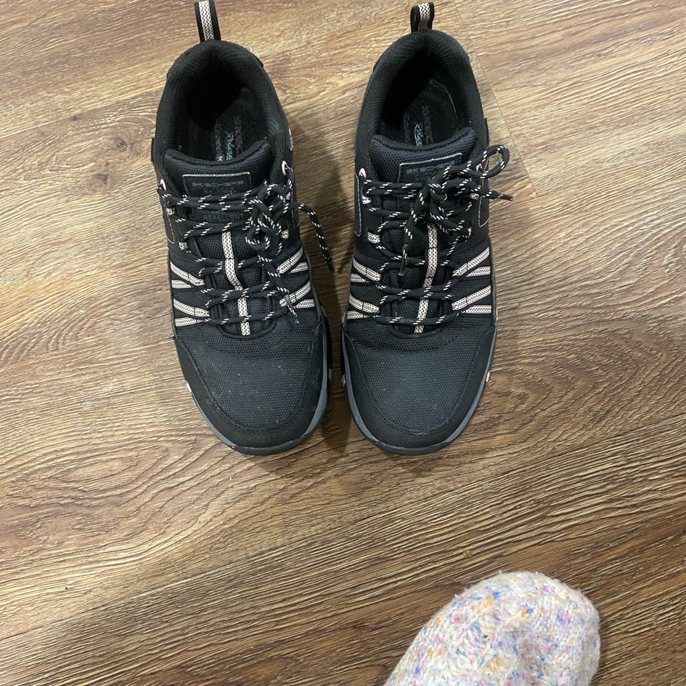 Skechers Black Outdoor Shoes with Striped Laces size 9.5